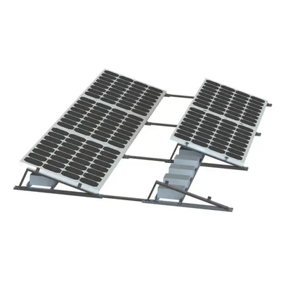 Installatie van zonnepanelen met natuurlijke zilvergrond