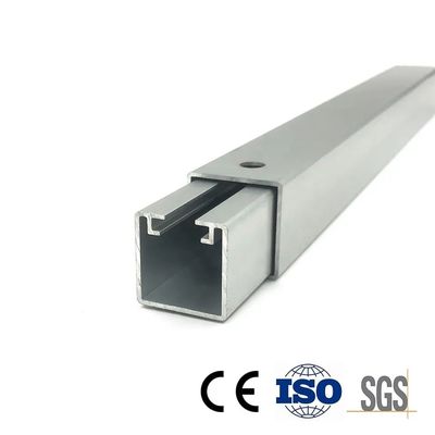 Zilveren of zwarte aluminium bevestigingsbeugels voor polenmontageconstructies voor zonnepanelen