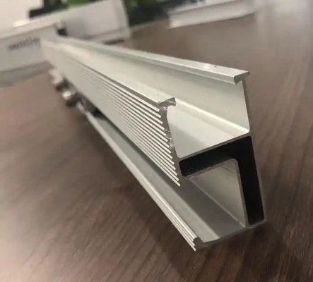 Op maat gemaakte op aluminium gebaseerde zonnepaneelmontageconstructies voor toepasselijke modules