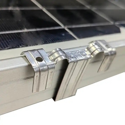 Sneeuwbelasting 1,5KN/m2 Windbelasting 60M/s Aanpasbare zonne-energie-kit voor waterafvoer