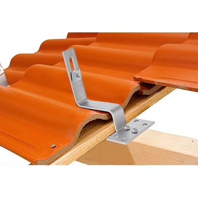 Installatieplaats voor zonne- en aluminiumhaken op tegeldak voor sneeuwbelasting van 1,4 KN/m2