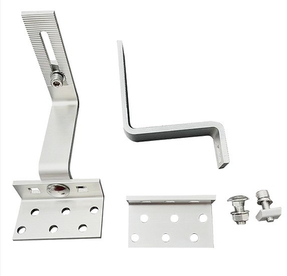 Installatieplaats voor zonne- en aluminiumhaken op tegeldak voor sneeuwbelasting van 1,4 KN/m2